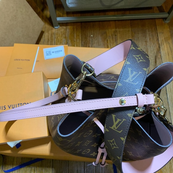 LOUIS VUITTON NEONOE - Picture 2 of 8